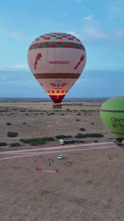 Survol de la plaine de Marrakech